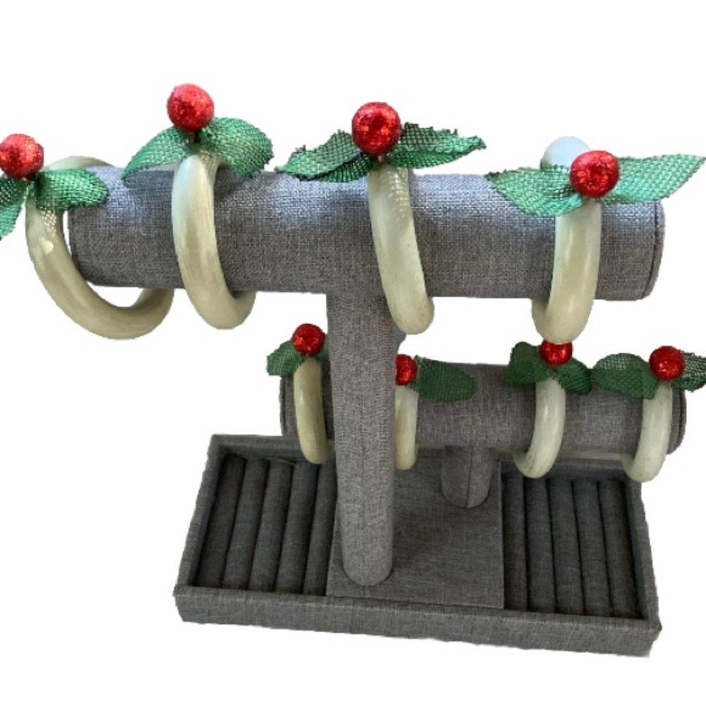 Christmas Holiday Festive Wood Napkin Rings with Holly Berry Accents